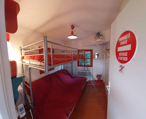 Photo of the whole room, Bedroom, bunk bed