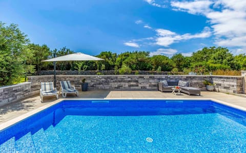 Day, Seating area, Swimming pool, sunbed