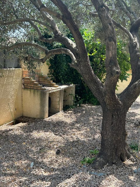 VILLA Méditerranéenne calme, PISCINE sans vis à vis Villa in Béziers