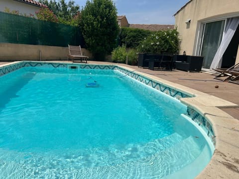 VILLA Méditerranéenne calme, PISCINE sans vis à vis Villa in Béziers