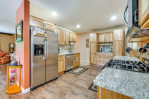 Wilmington Retreat Near Trails, Skiing and Festivals Maison in Wilmington