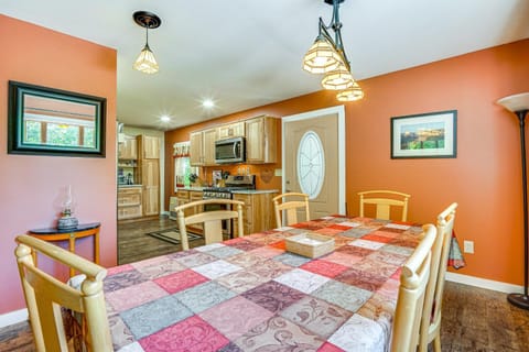 Wilmington Retreat Near Trails, Skiing and Festivals Maison in Wilmington