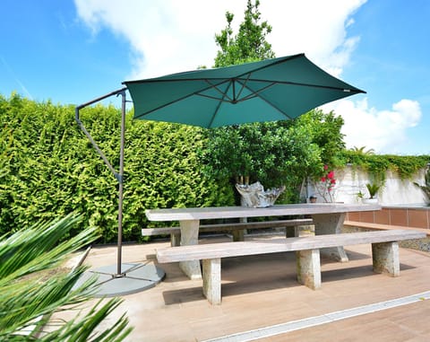 Dining area, Garden view