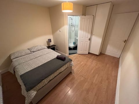 Cama doble con baño privado D24 Bed and Breakfast in Dublin