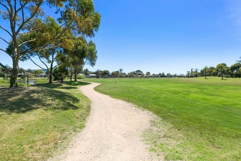 Neighbourhood, Natural landscape