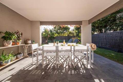 Patio, Dining area