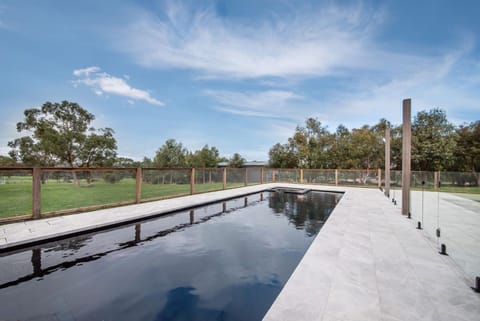 Natural landscape, Hot Tub, Pool view, Swimming pool