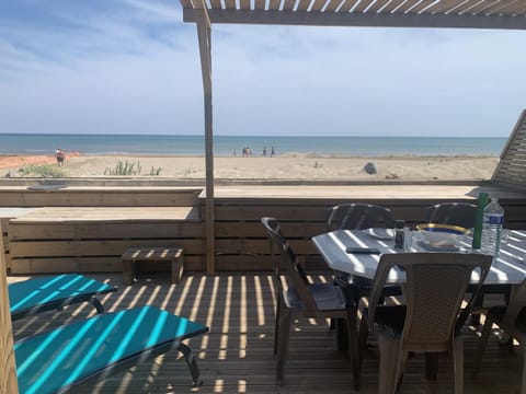 T3 Rénové Climatisé Vue Mer, Terrasse, Accès Direct Plage, Parking - 4/5 Pers - FR-1-796-68 House in Gruissan