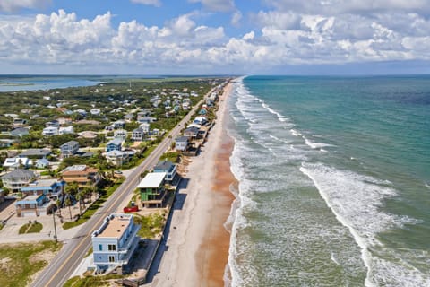 Hidden Haven Vilano Beach Home - Private Backyard House in Vilano Beach