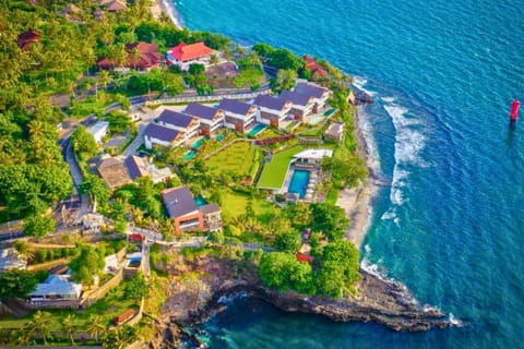 Property building, Natural landscape, Beach, Sea view