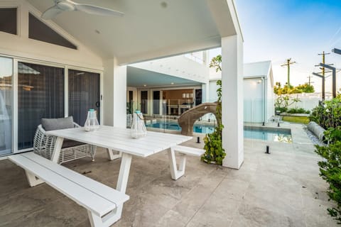 Patio, Balcony/Terrace, Pool view, Swimming pool, sunbed