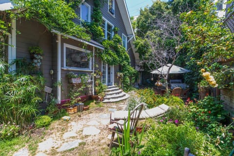 Property building, Spring, Day, Garden, Garden view