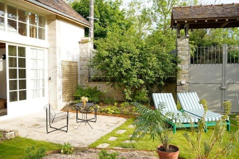 Spring, Garden, Garden view, sunbed