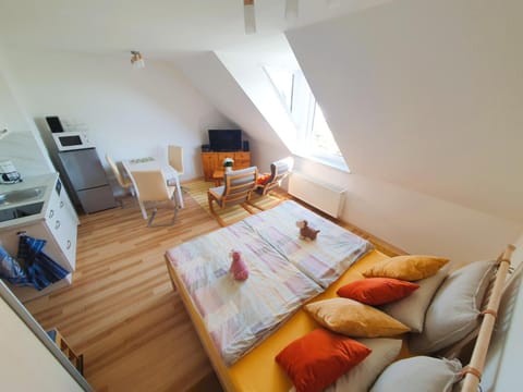 Bed, Photo of the whole room