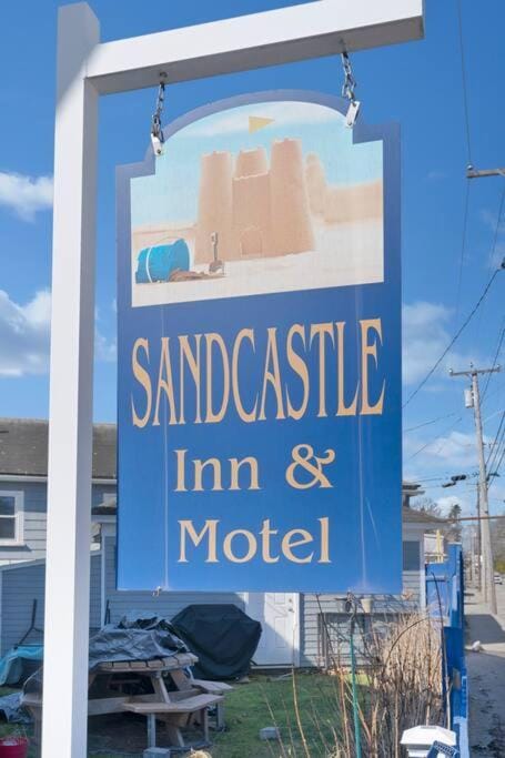 Fun Vibes Motel Suite-Chic Beach Getaway Apartment in Old Orchard Beach