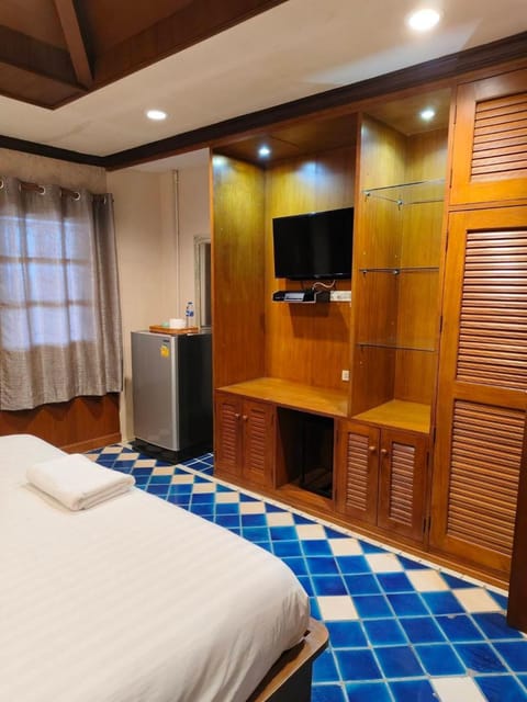 Mona House Hotel Apartment in Chalong