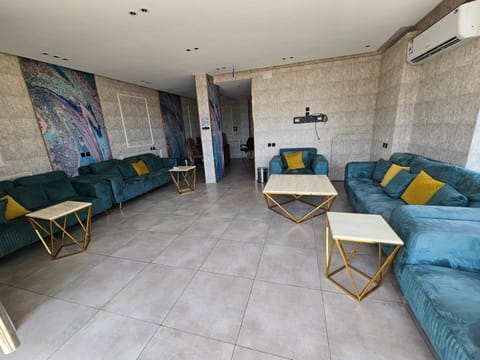 Lobby or reception, Seating area