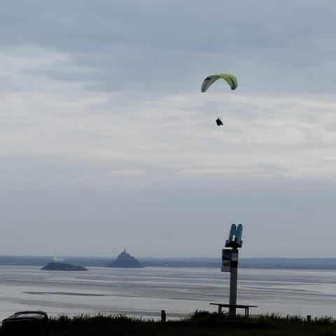 L'Oeil du Mont Maison vue sur le Mont Saint Michel et sa baie House in Brittany