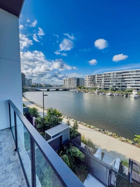 Property building, Day, Natural landscape, View (from property/room), Balcony/Terrace, Beach, City view, Lake view, River view, Sea view