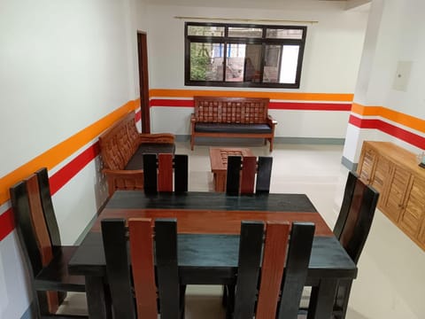 Living room, Banquet/Function facilities, Seating area, Dining area