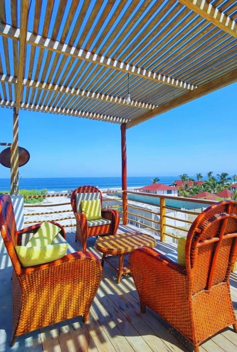 Day, Natural landscape, View (from property/room), Balcony/Terrace, Living room, Seating area, Sea view