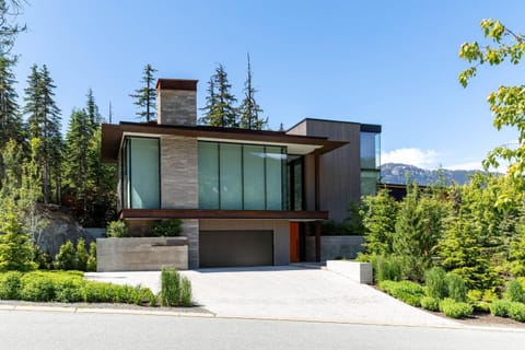 Kadenwood Winterfell | Ultimate Luxury Architectural Gem with Pool, Hot Tub, Cinema, & Pool Table House in Whistler