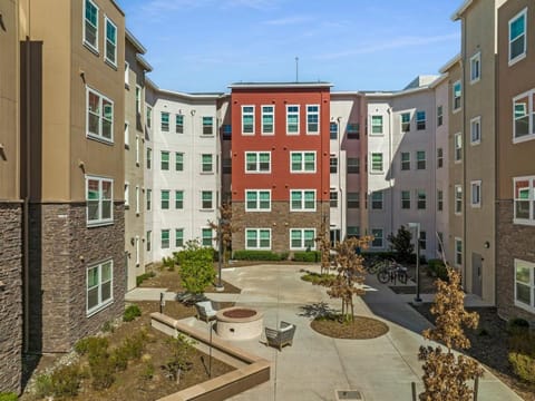 Apartment Suites with Gym Pool Yoga Bikes Apartment in Chico