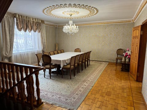 Дом с баней и бассейном в мкр Каменка Villa in Almaty