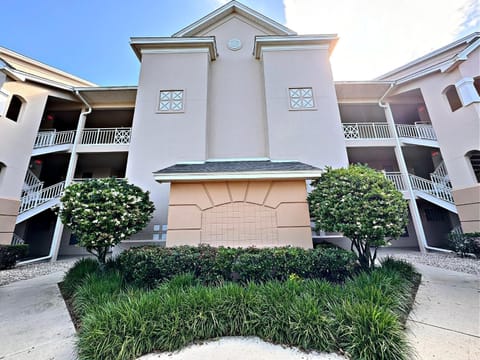 Property building, Facade/entrance, Day