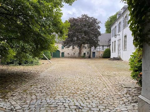 Das GANZE Chateau Thor - bis zu 20 Personen Villa in Aachen