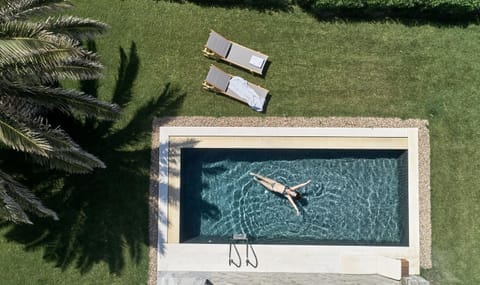 Day, Swimming pool, sunbed