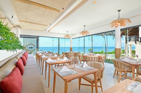 Restaurant/places to eat, Sea view