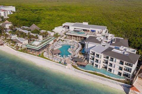 Property building, Bird's eye view, Beach, Sea view, Swimming pool