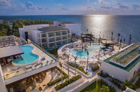 Bird's eye view, Pool view, Sea view, Swimming pool