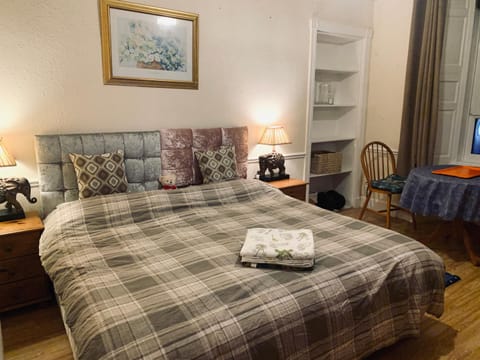 Twin room close to Royal Troon free parking Vacation rental in England