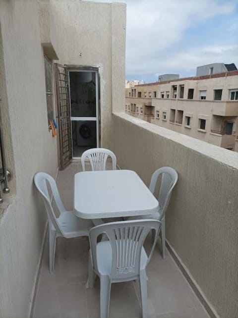 Appartement lumineux et propre à tanger seulement pour les familles Apartment in Tangier