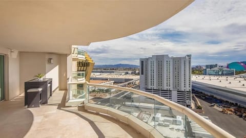 Stunning Four Bedroom Fully Professionally Remodeled Apartment Apartment in Las Vegas Strip