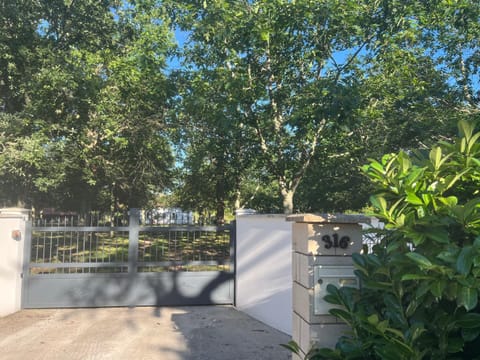 Facade/entrance, Garden view