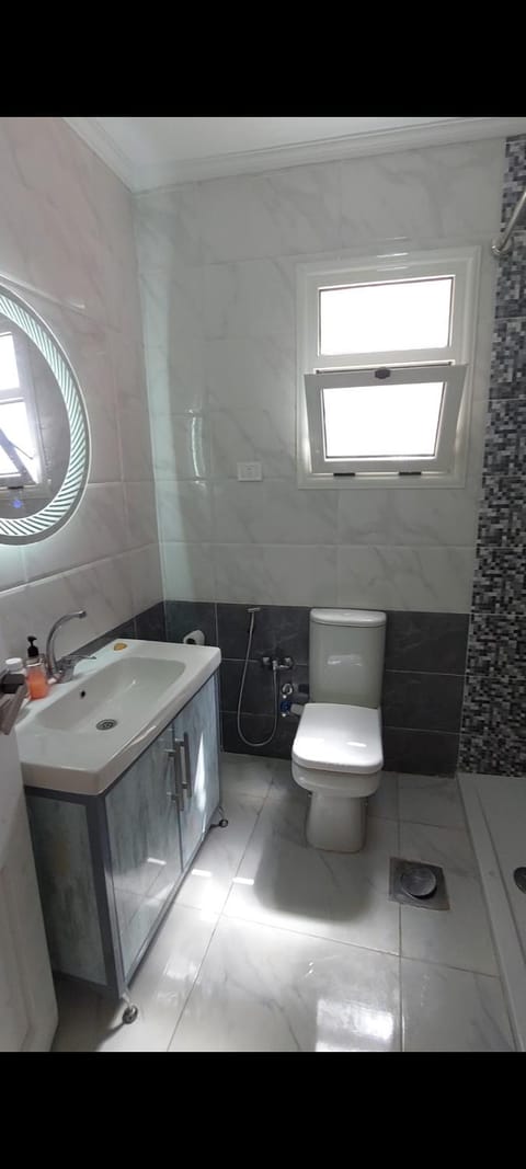 ابوقير شارع النهضه طريق الجيش Apartment in Alexandria