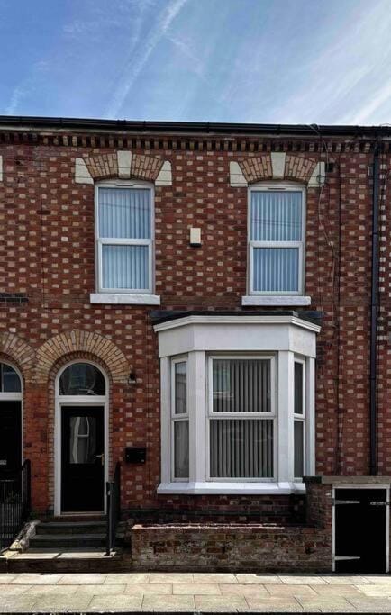 Echoes of Anfield - Walk To Victory House in Liverpool