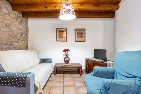 La Leñera House in Western coast of Cantabria