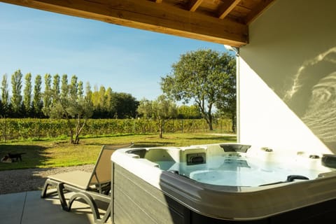 Garden, Hot Tub, Garden view