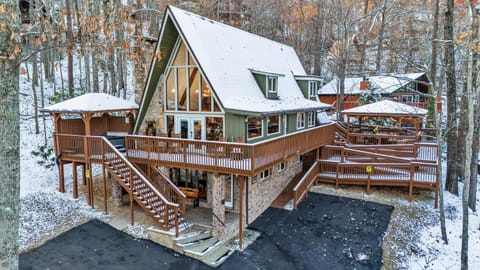 Property building, Natural landscape, Winter