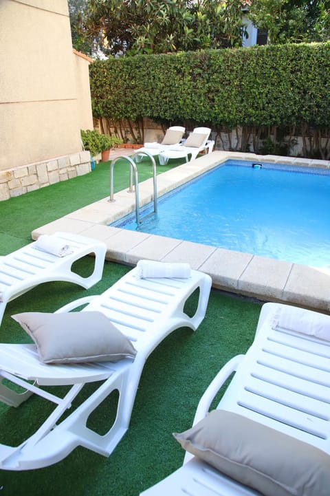 Day, Pool view, Swimming pool, sunbed