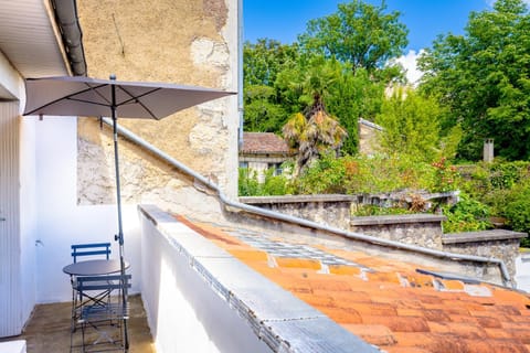 View (from property/room), Balcony/Terrace, Garden view