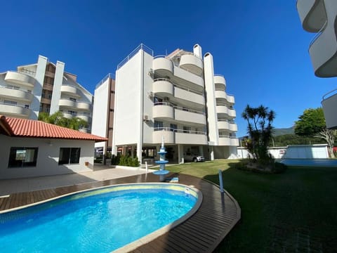 Cód 1 - cobertura espetacular com 4 suítes e piscina privativa Apartment in Florianopolis