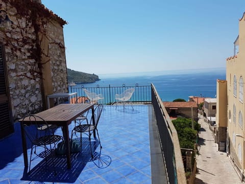 Property building, Natural landscape, View (from property/room), Balcony/Terrace, Dining area, Sea view