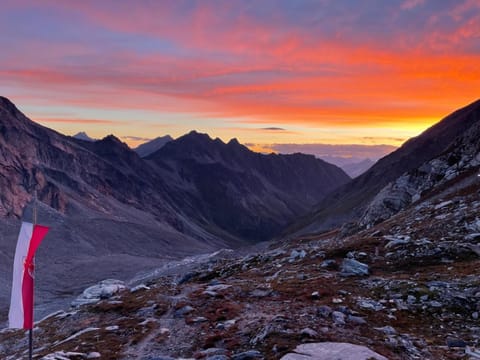 Natural landscape, Mountain view, Sunrise