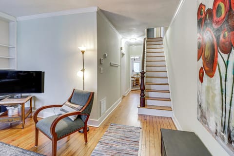 Walk to Old Town Chic Alexandria Abode with Patio! House in Alexandria