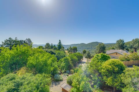 Kelseyville Home with Deck and Clear Lake Views! House in Clear Lake